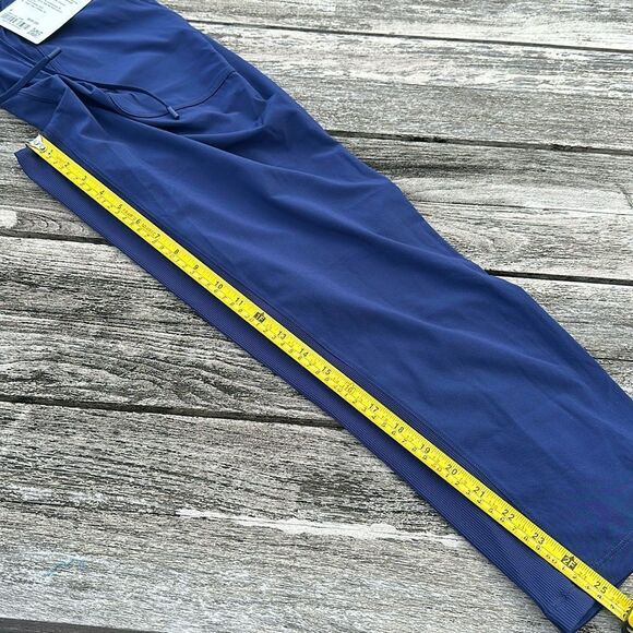 Lululemon Beyond the Studio Crop size 8 Night Sea NWT 🌊 25" - Picture 6 of 6